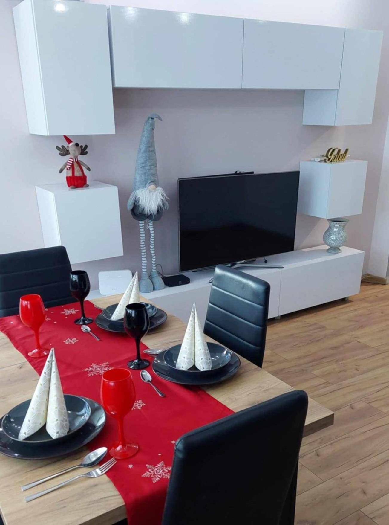 Ekskluzywny Apartament W Centrum Z Klimatyzacja I Balkonem Lubiń Exterior foto